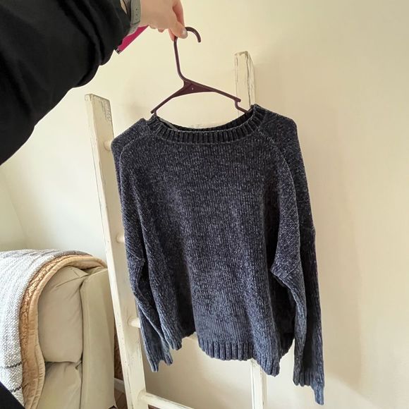Woman’s Blue Soft Warm Cozy Sweater - Picture 4 of 5